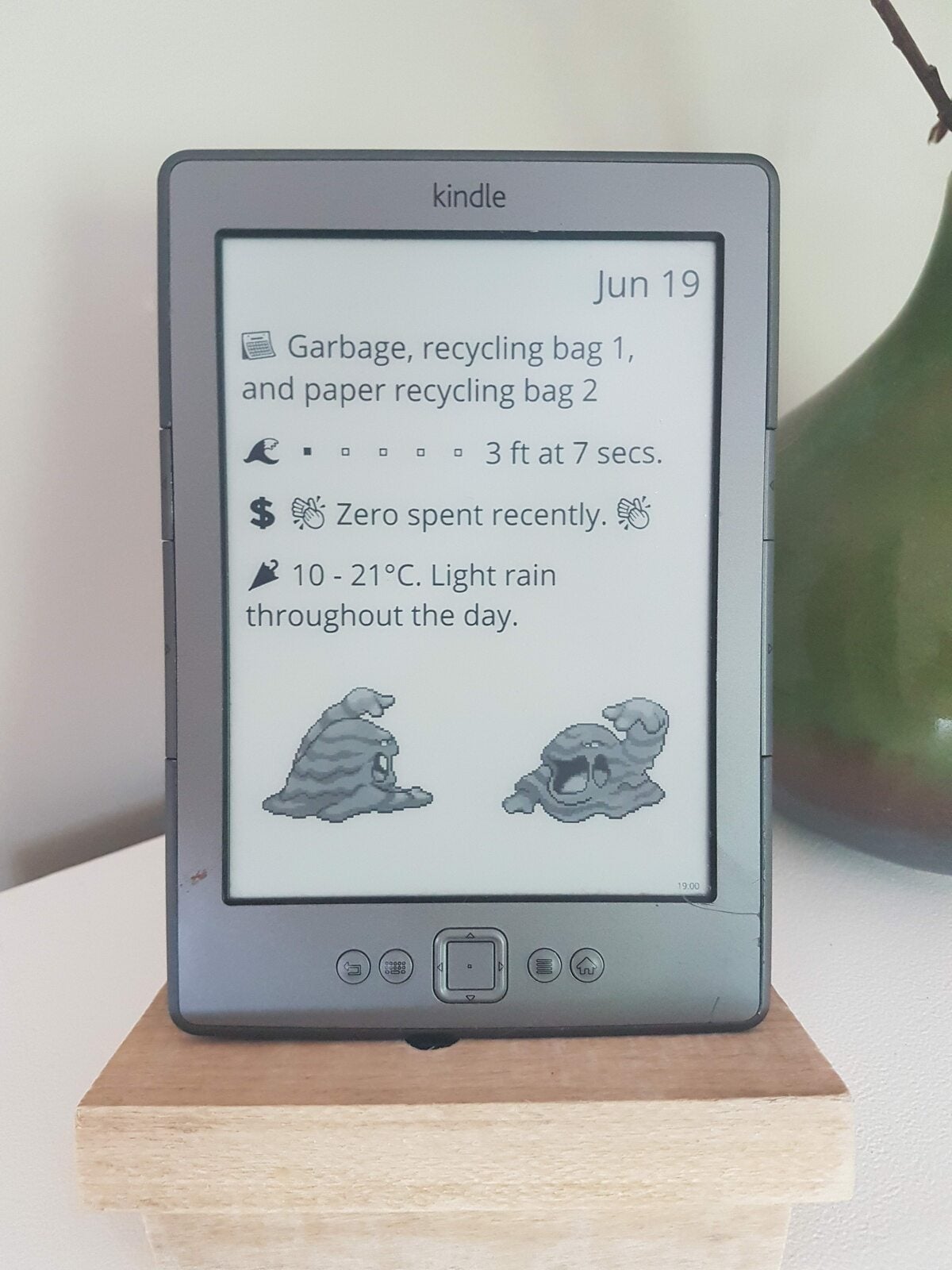 Turn your Kindle into a HUD for every day life